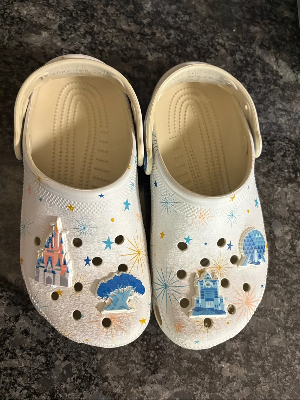 Size 6 White Sparkle Theme Clog Shoes with Blue Accents